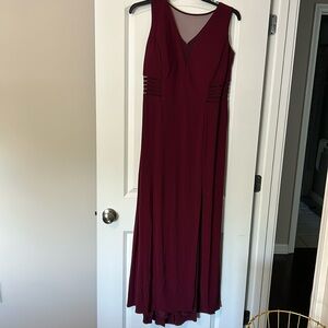 Morgan & Co Evening Dress in Deep Wine